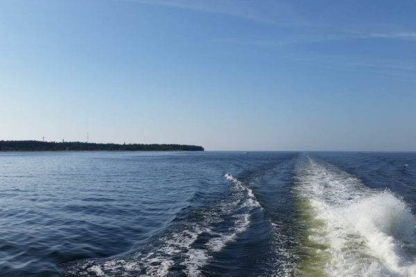 Kui 50. Ruhnu broneeritud palverännu laevapiletist  jäi alles 16.