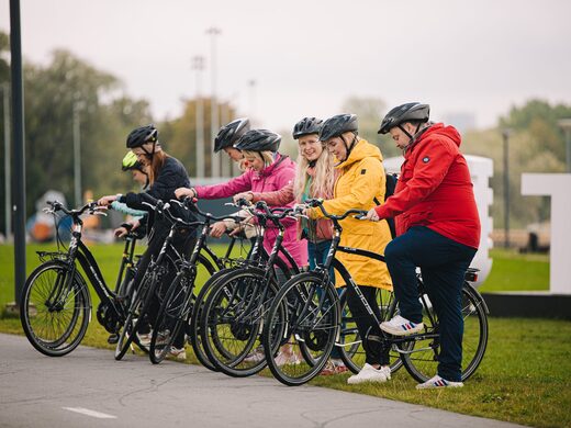 Tallinn bike tour — Pirita beach promenade